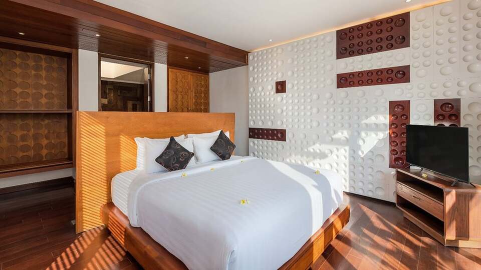 5 Star The Chand’s Two – Beachfront Family Escape