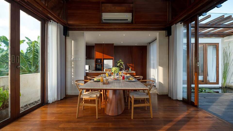 5 Star The Chand’s Two – Tropical Beachfront Escape