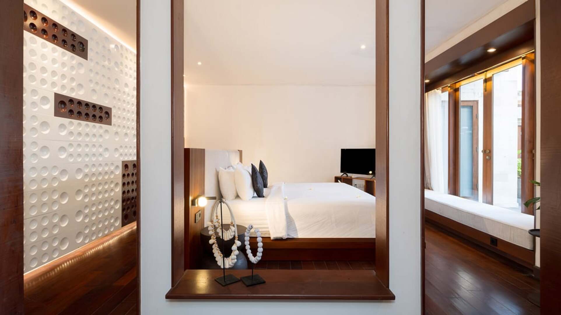 5 Star The Chand’s Two – Tropical Beachfront Escape