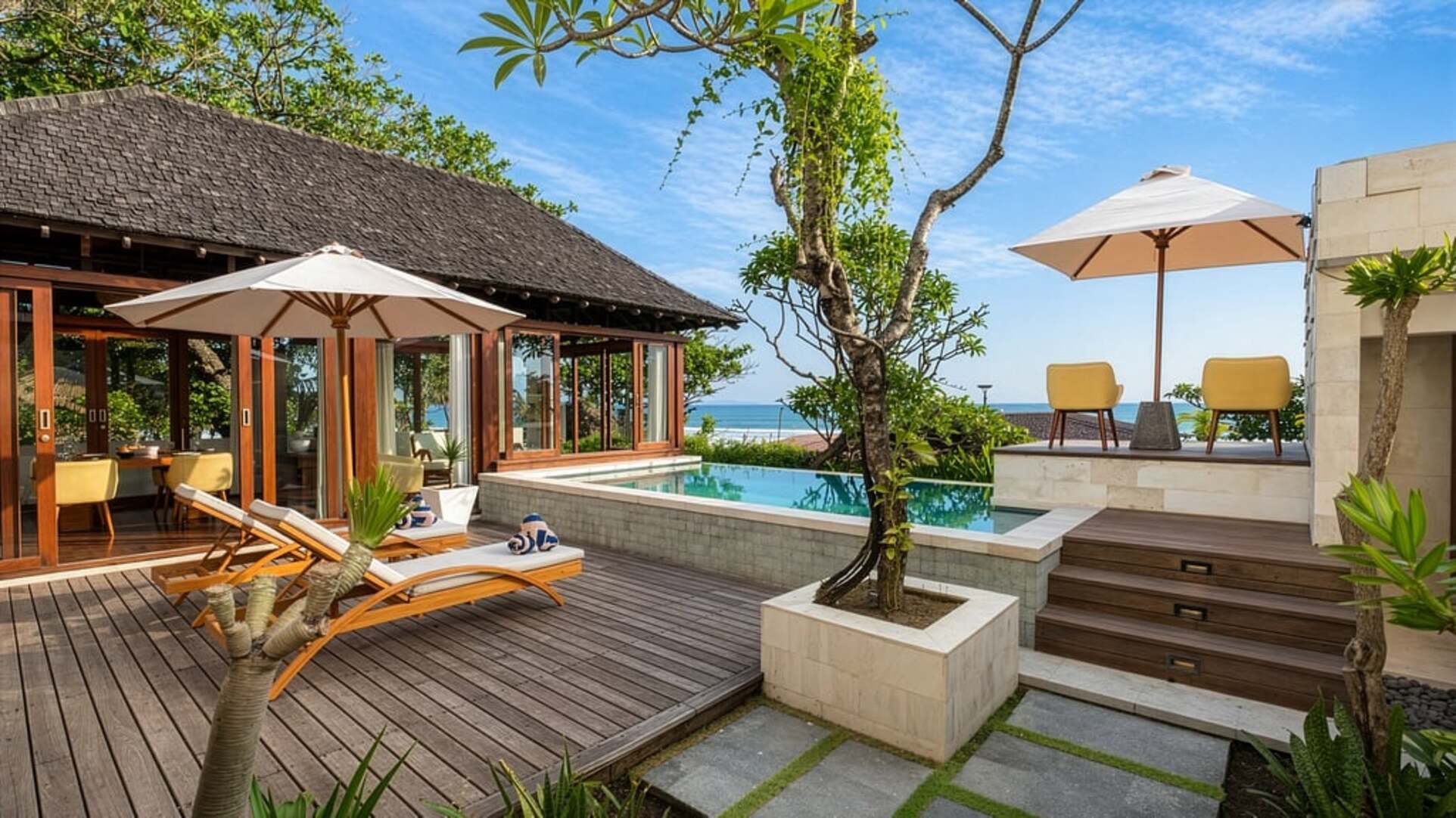 5 Star The Chand’s Two – Beachfront Serenity Escape