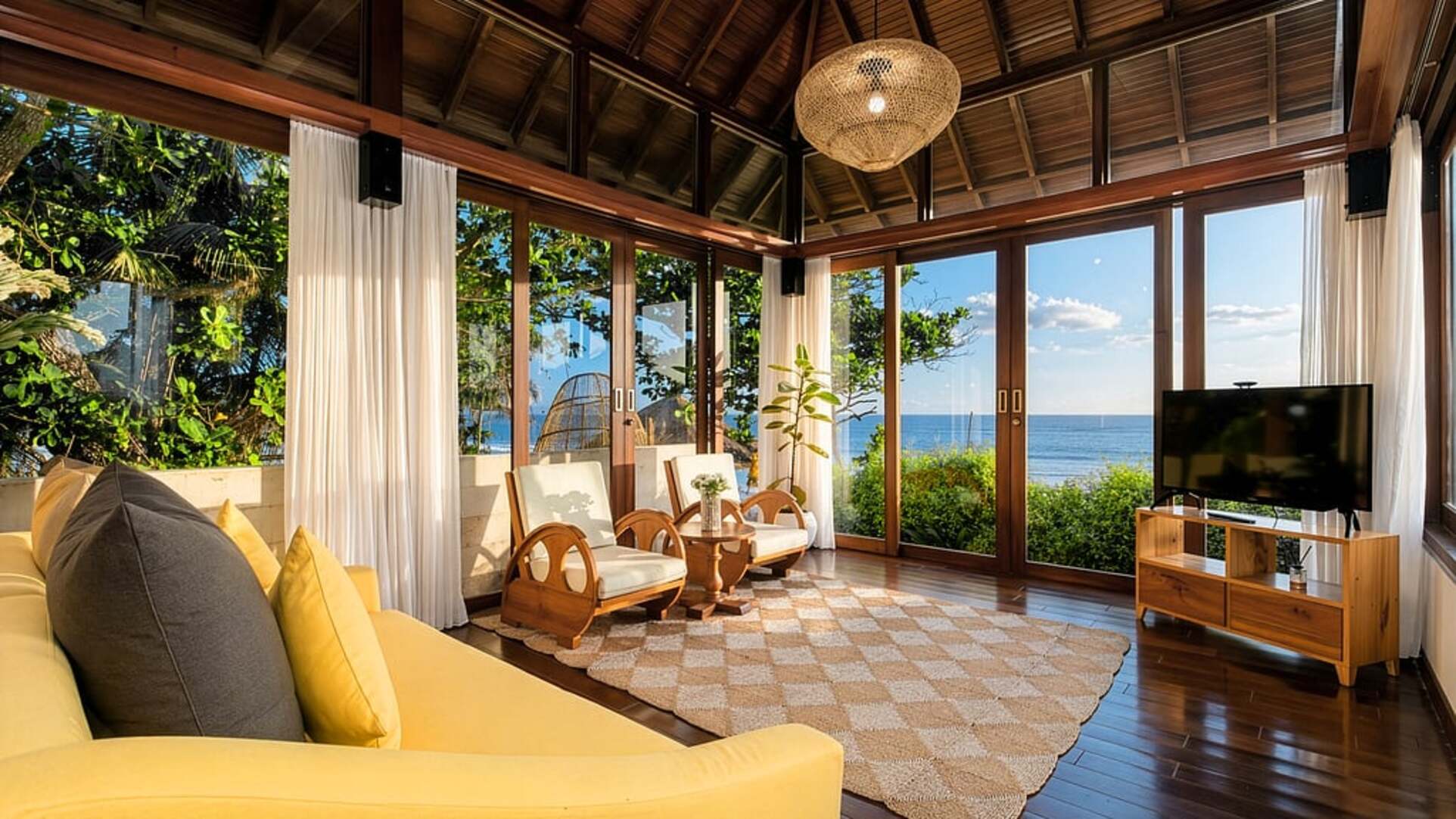 5 Star The Chand’s Two – Beachfront Serenity Escape