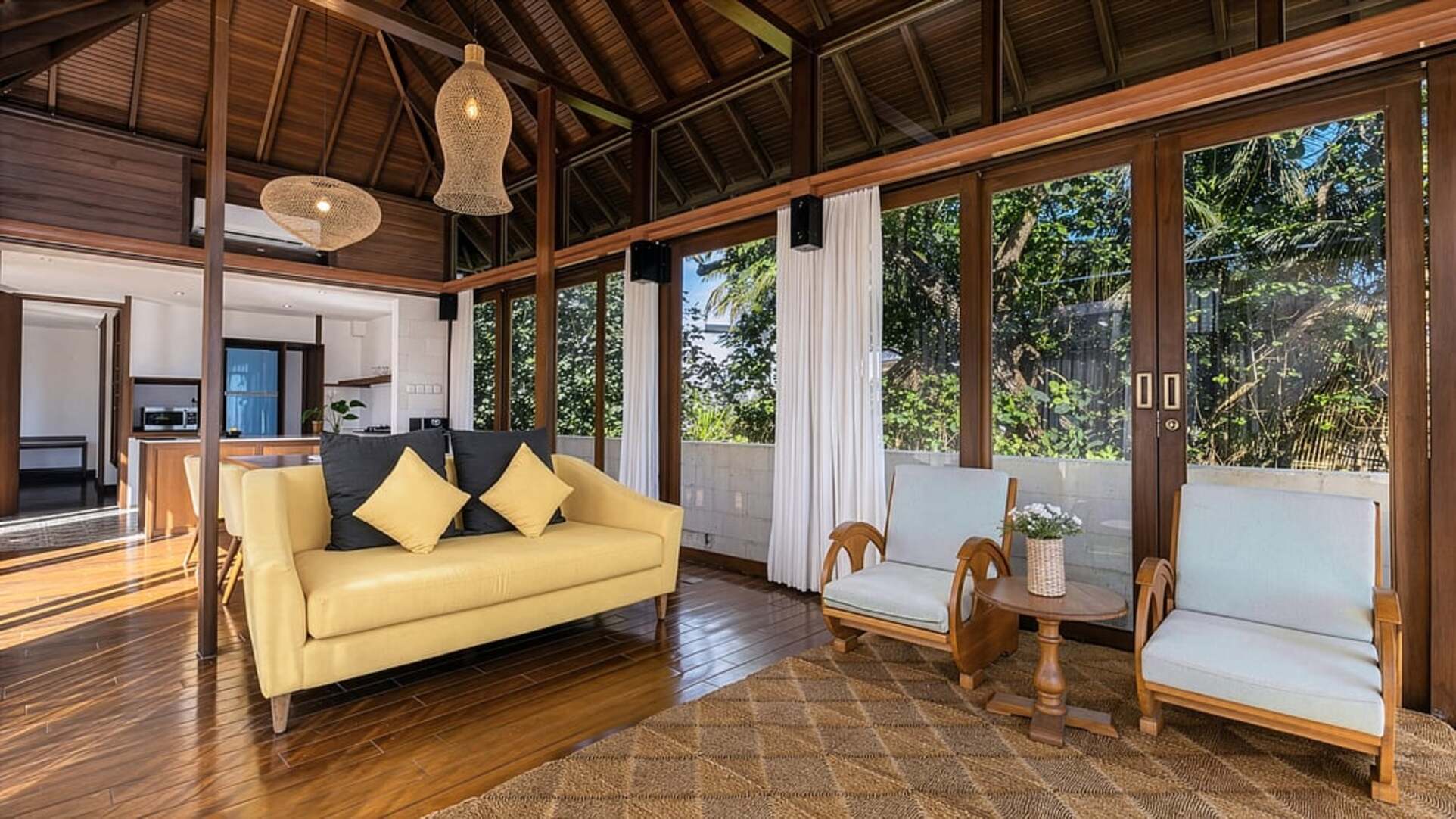 5 Star The Chand’s Two – Beachfront Serenity Escape