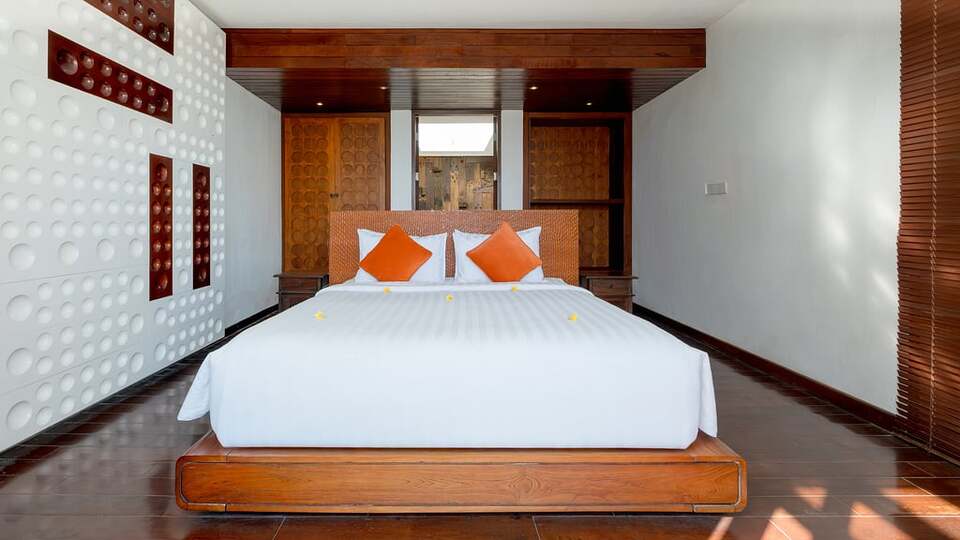 5 Star The Chand’s Two – Beachfront Serenity Escape