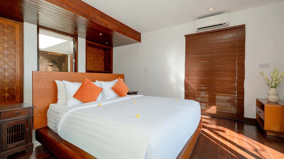 5 Star The Chand’s Two – Beachfront Serenity Escape