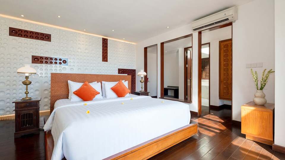 5 Star The Chand’s Two – Beachfront Serenity Escape