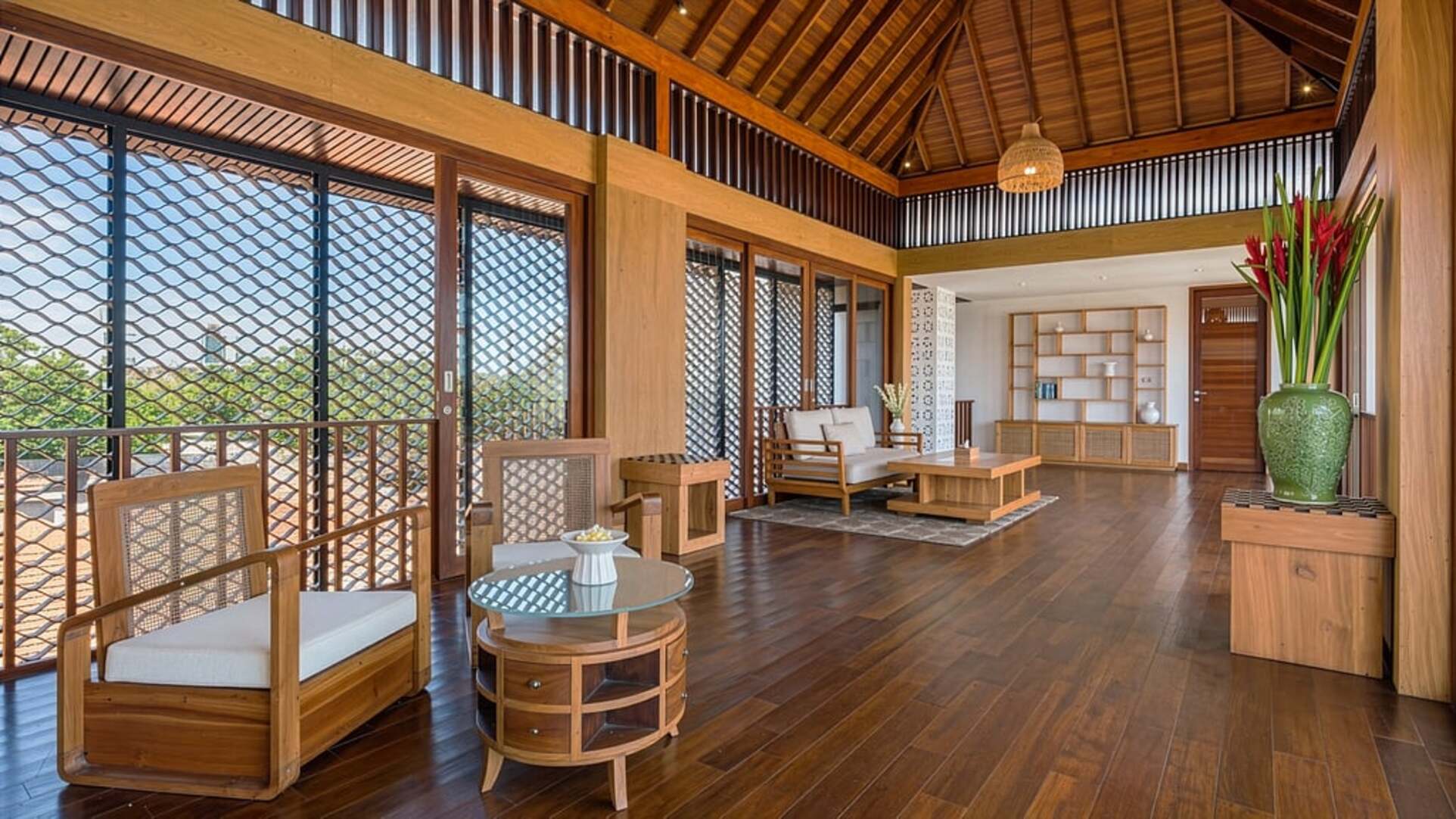 5 Star The Chand’s Three – Elevated Beachfront Escape
