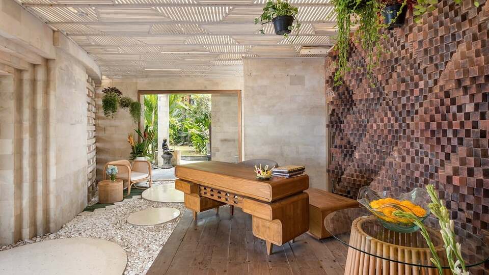 5 Star The Chand’s Three – Elevated Beachfront Escape