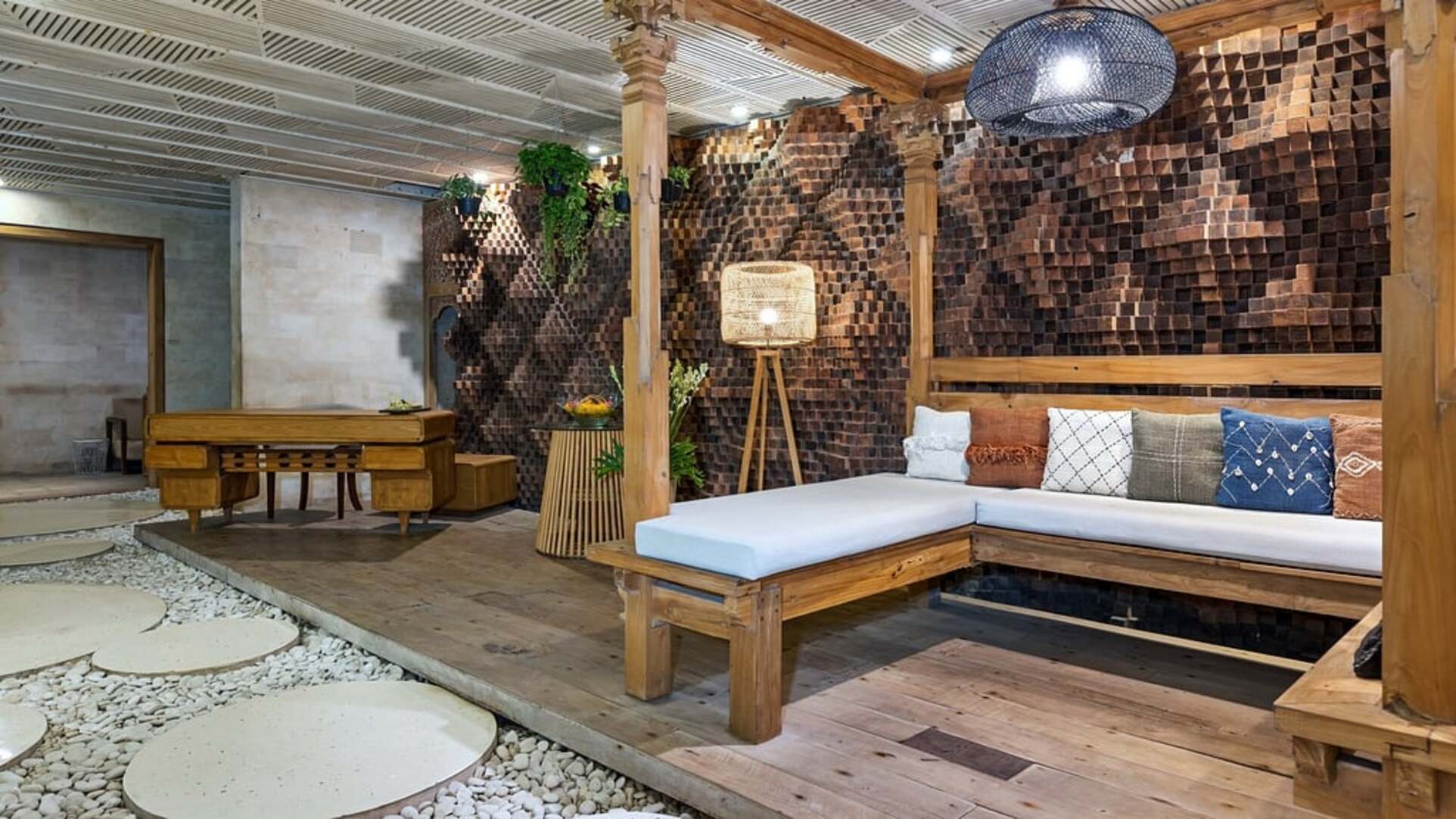 5 Star The Chand’s Three – Elevated Beachfront Escape