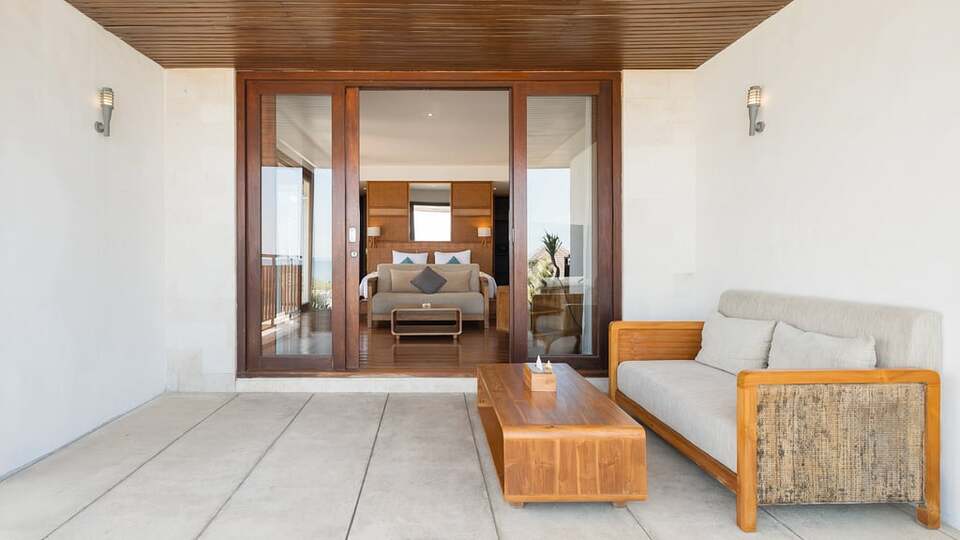 5 Star The Chand’s Three – Elevated Beachfront Escape