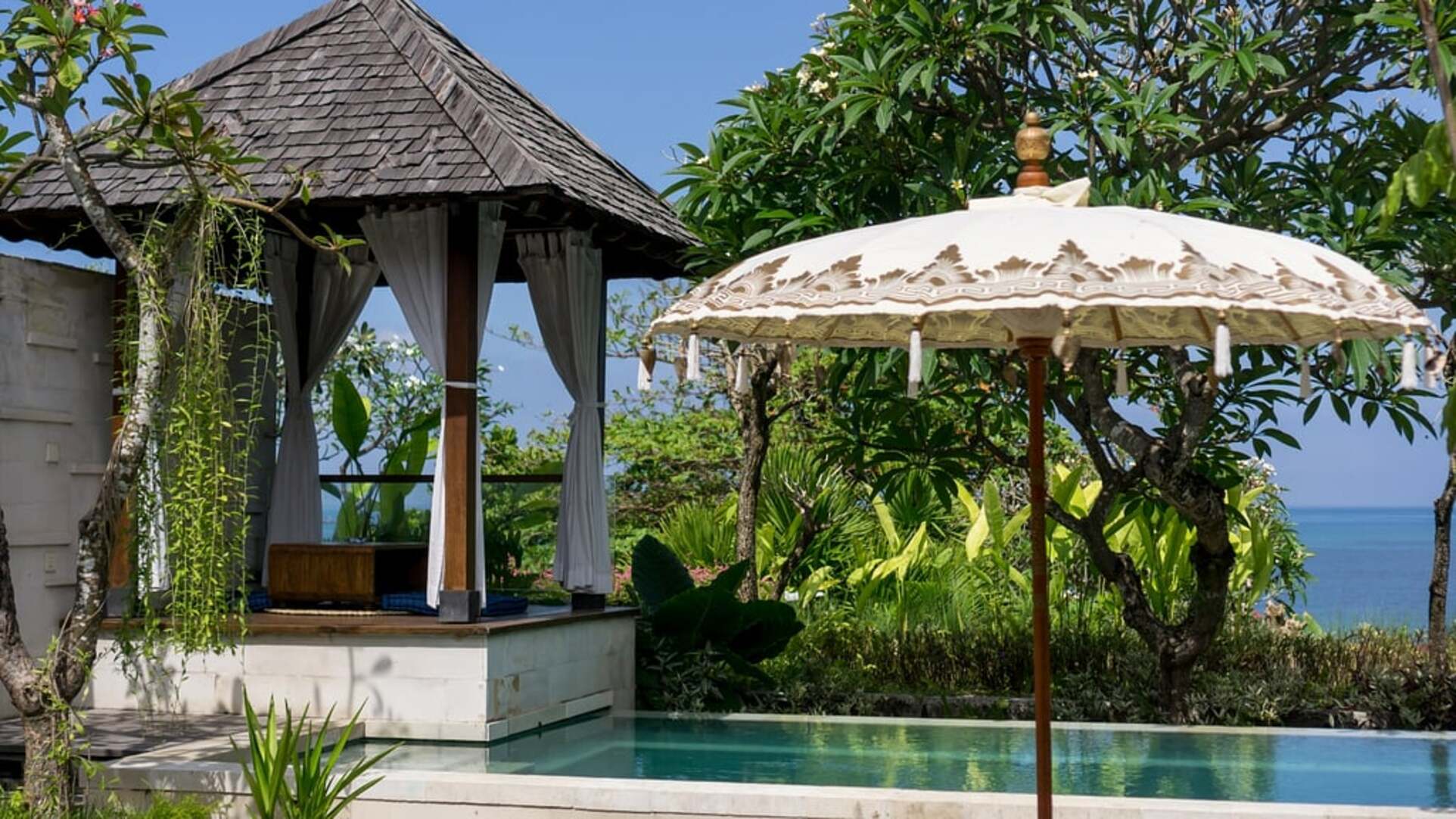 5 Star The Chand’s Two – Tropical Beachfront Haven