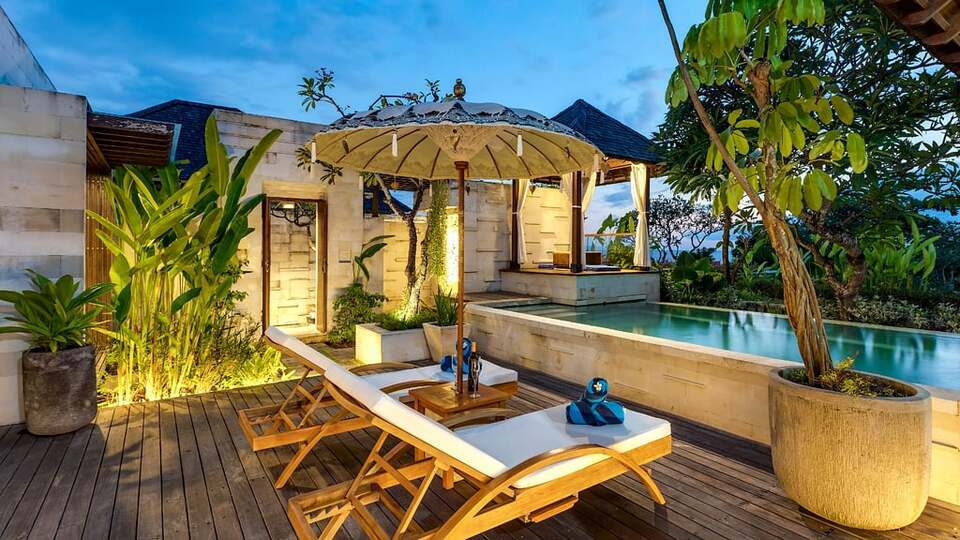 5 Star The Chand’s Two – Tropical Beachfront Haven