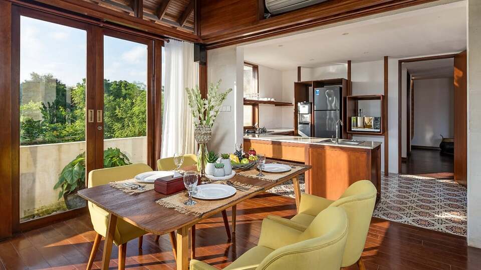 5 Star The Chand’s Two – Tropical Beachfront Haven