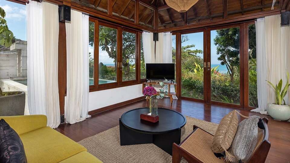 5 Star The Chand’s Estate – Exclusive Beachfront Collection