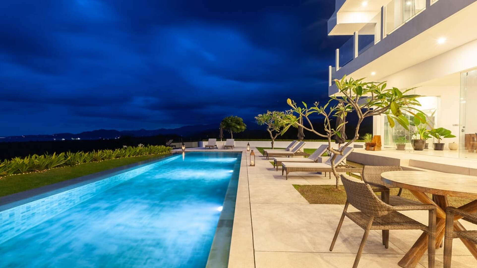 5 Star Villa Zen Sengkidu – Panoramic Coastal Retreat