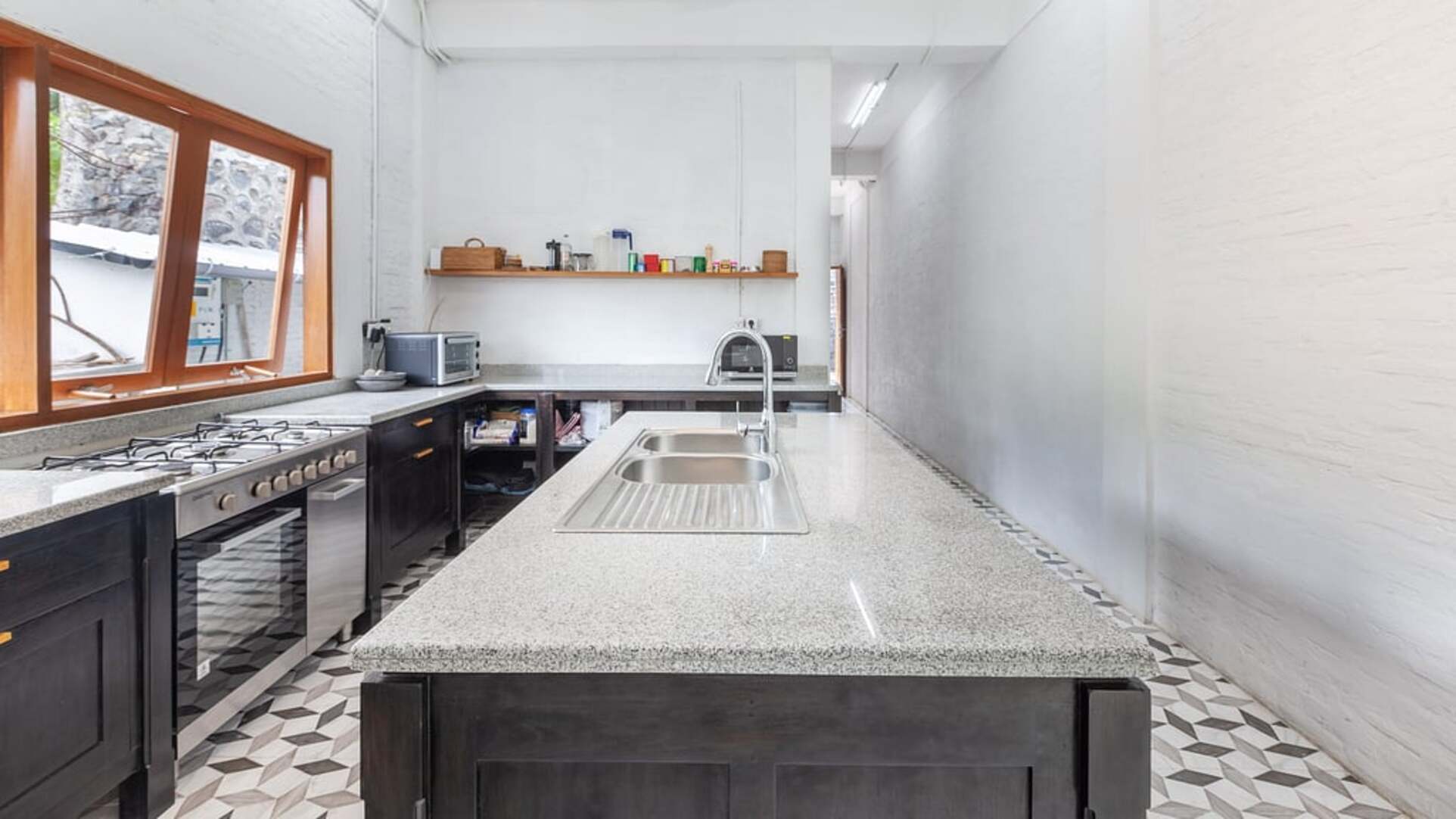 5 Star Villa Zen Sengkidu – Panoramic Coastal Retreat