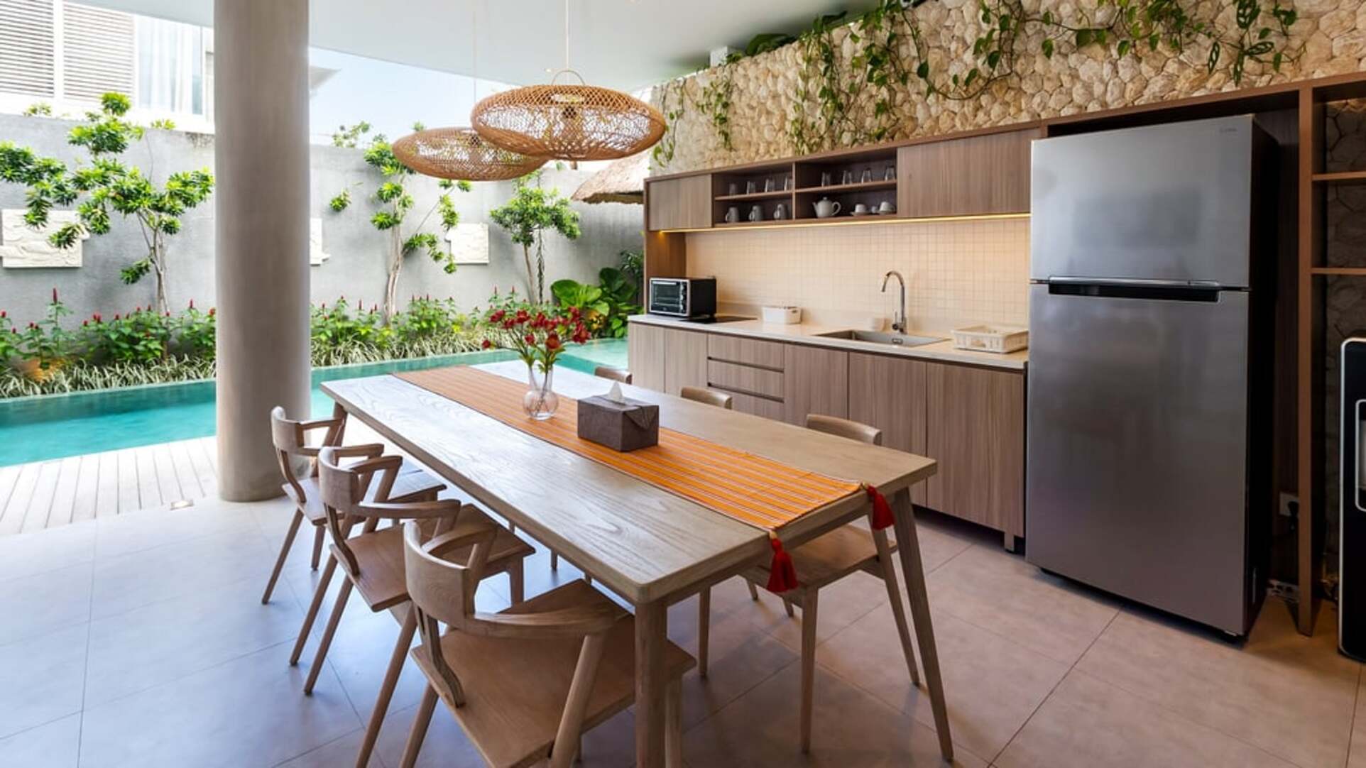 5 Star Swan Villa 1 – Tropical Seminyak Escape