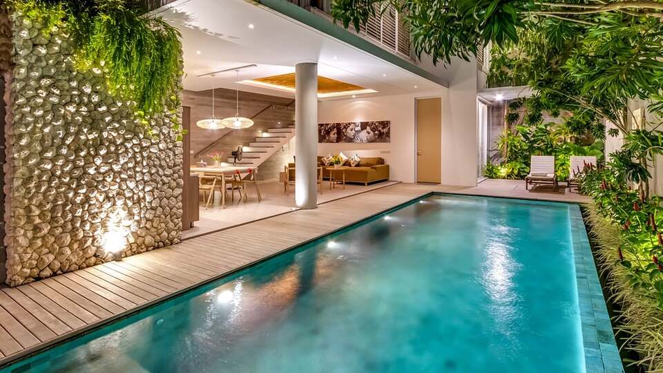 5 Star Swan Villa 2 – Petitenget Garden Retreat