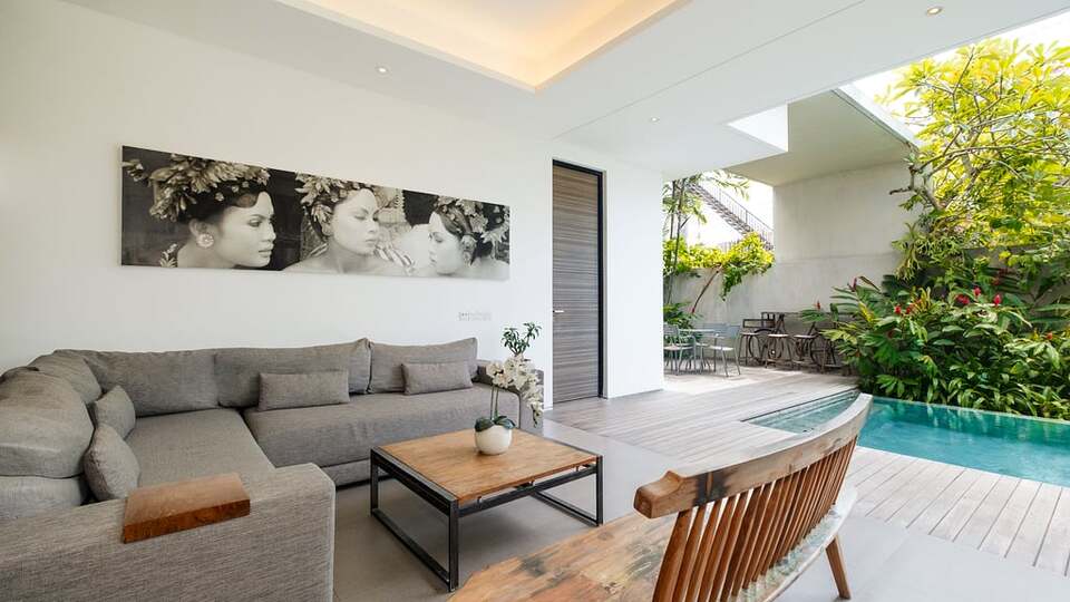 5 Star Swan Villa R – Boho Garden Escape