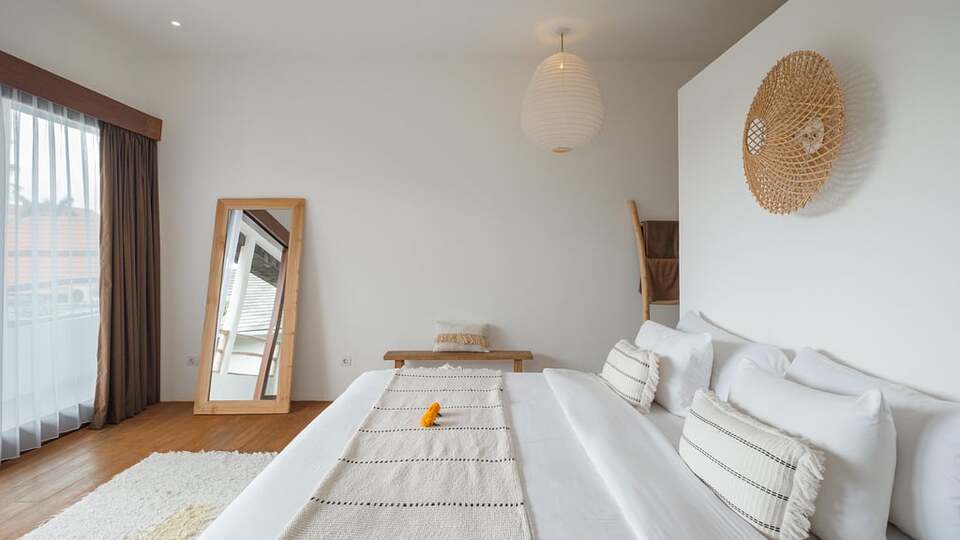 5 Star Villa Madissa – Modern Berawa Hideaway