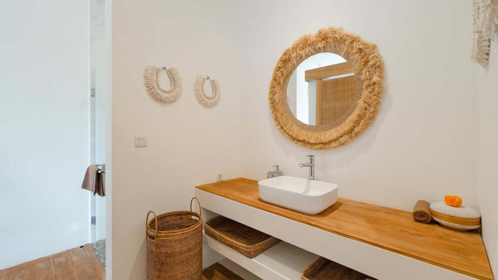 5 Star Villa Madissa – Modern Berawa Hideaway