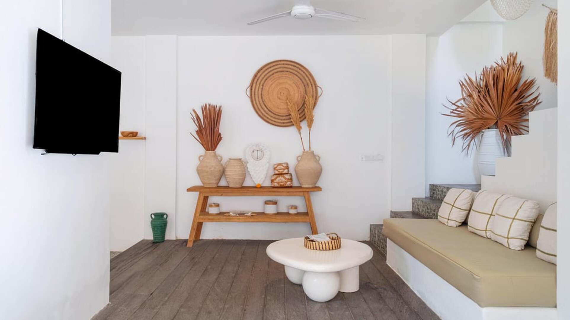 5 Star Villa Madissa – Modern Berawa Hideaway