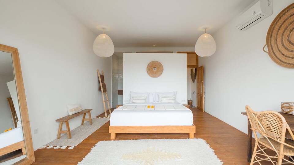 5 Star Villa Madissa – Modern Berawa Hideaway