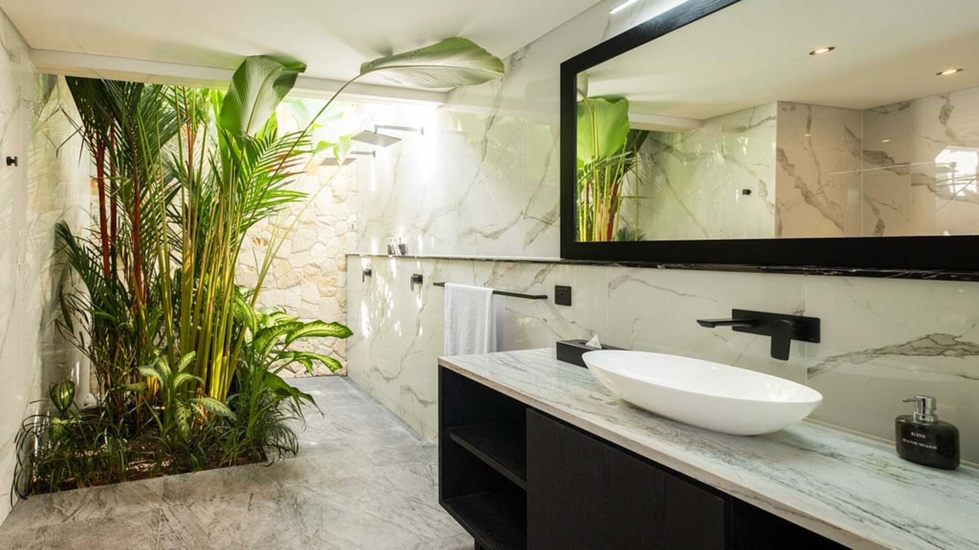 5 Star Villa Kubu Dewi Sri – Canggu Ricefield Retreat