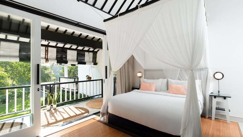5 Star Villa Lepak by the River – Riverside Ubud Retreat