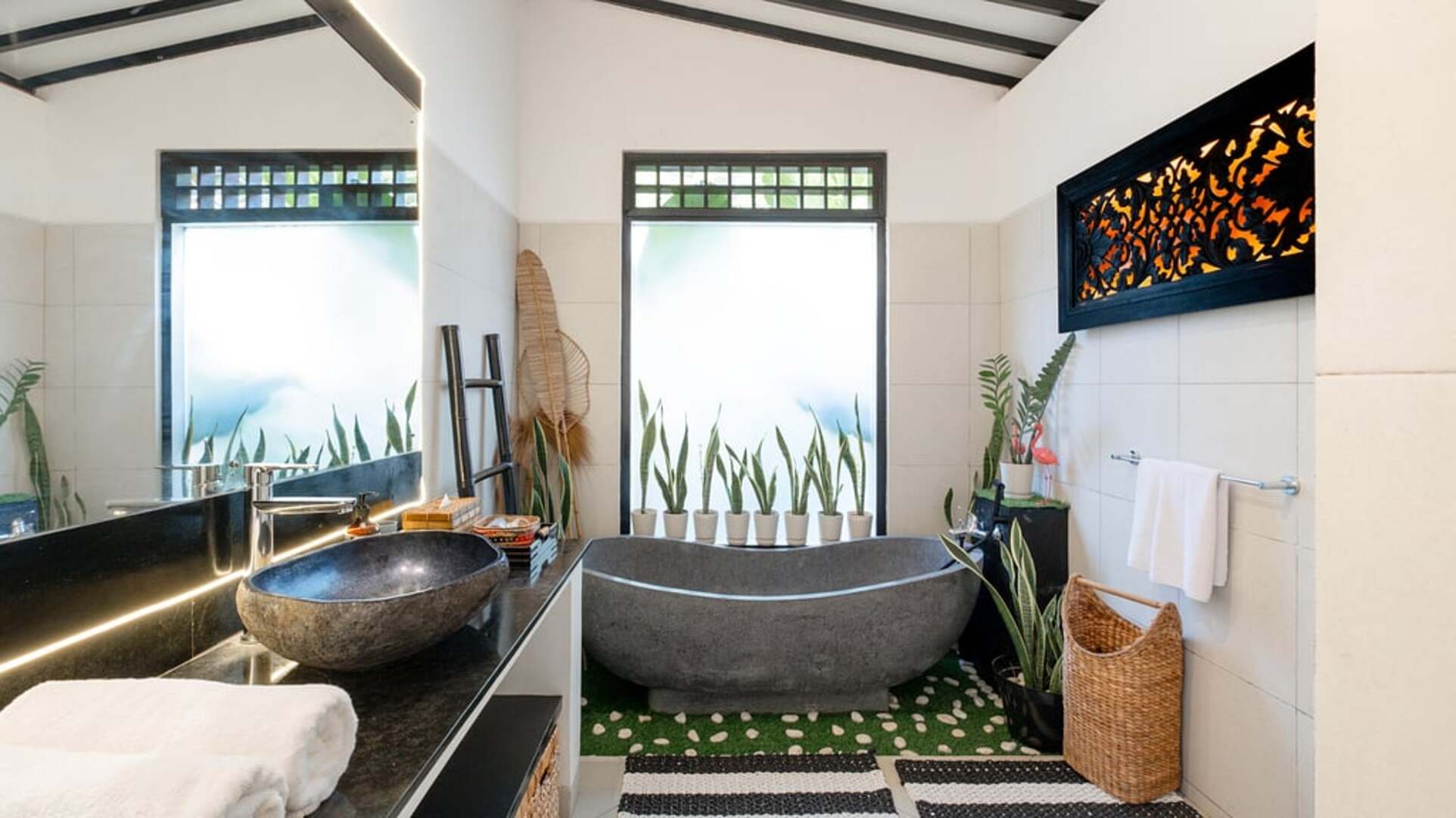 5 Star Villa Lepak by the River – Riverside Ubud Retreat