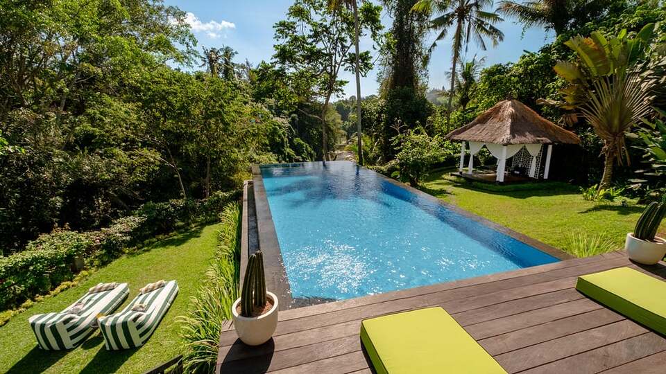 5 Star Villa Lepak by the River – Riverside Ubud Retreat