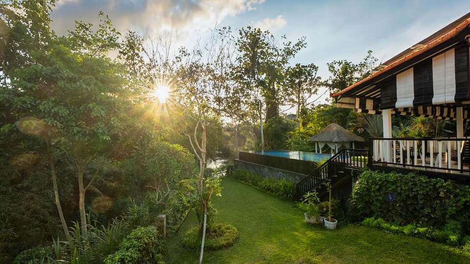 5 Star Villa Lepak by the River – Riverside Ubud Retreat
