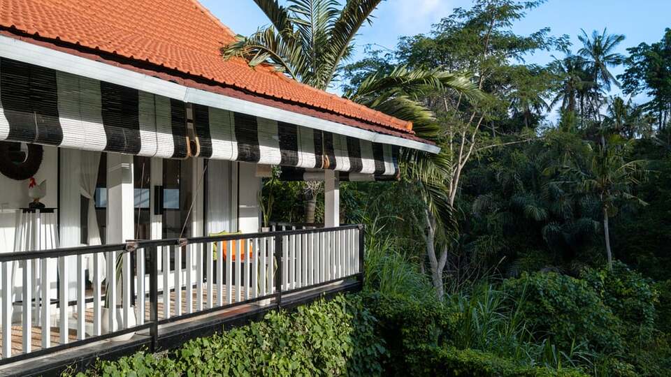 5 Star Villa Lepak by the River – Riverside Ubud Retreat