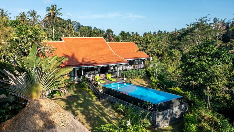 5 Star Villa Lepak by the River – Riverside Ubud Retreat