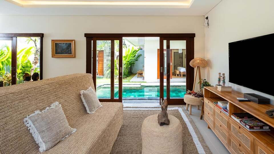 5 Star Villa Lange 2 – Serene Seminyak Escape