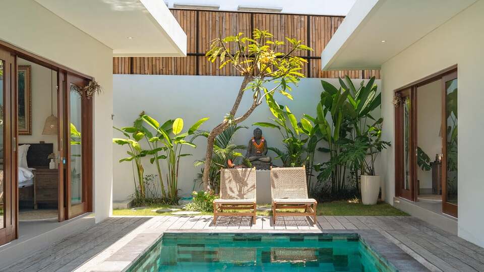 5 Star Villa Lange 2 – Serene Seminyak Escape