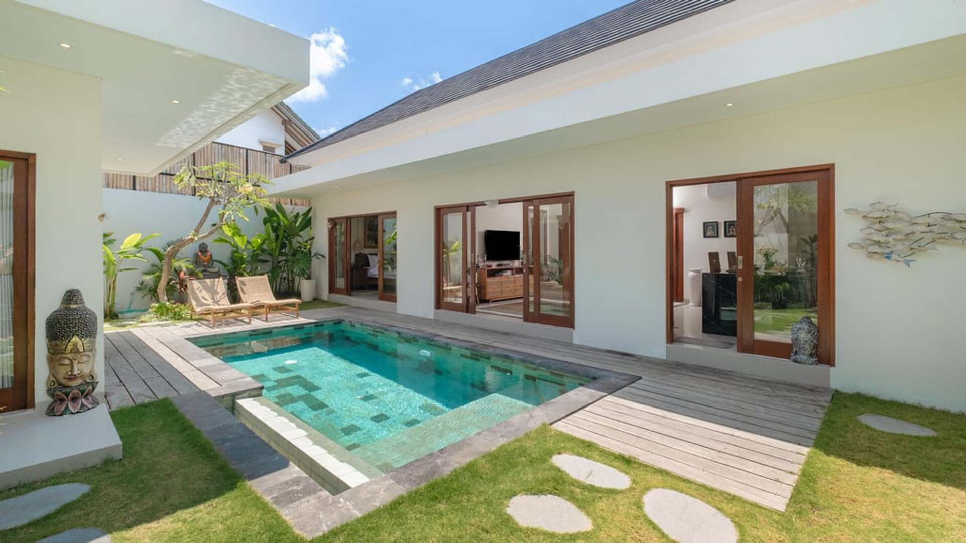 5 Star Villa Lange 2 – Serene Seminyak Escape