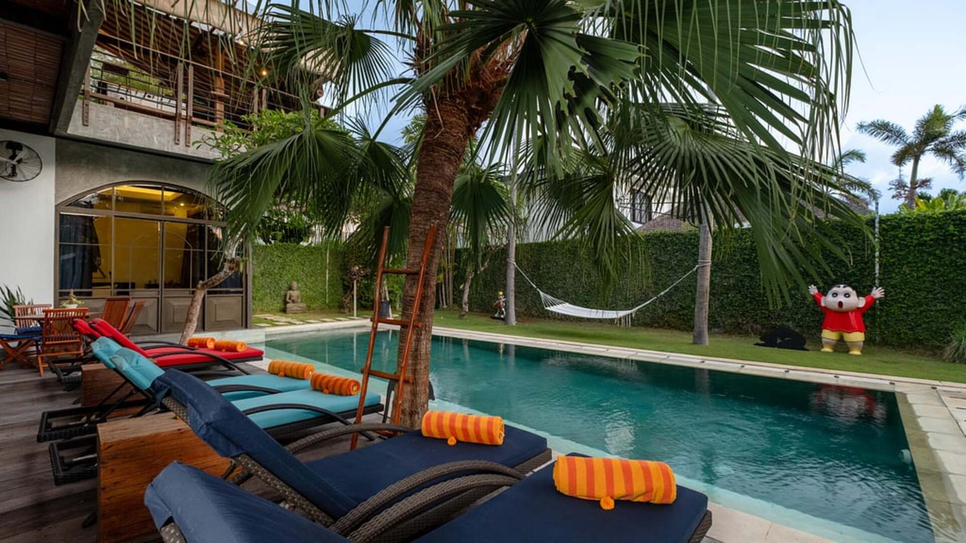 5 Star NicoNico Mansion – Eclectic Seminyak Mansion