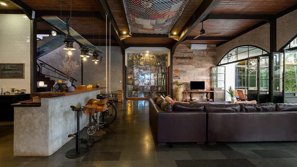 5 Star NicoNico Mansion – Eclectic Seminyak Mansion