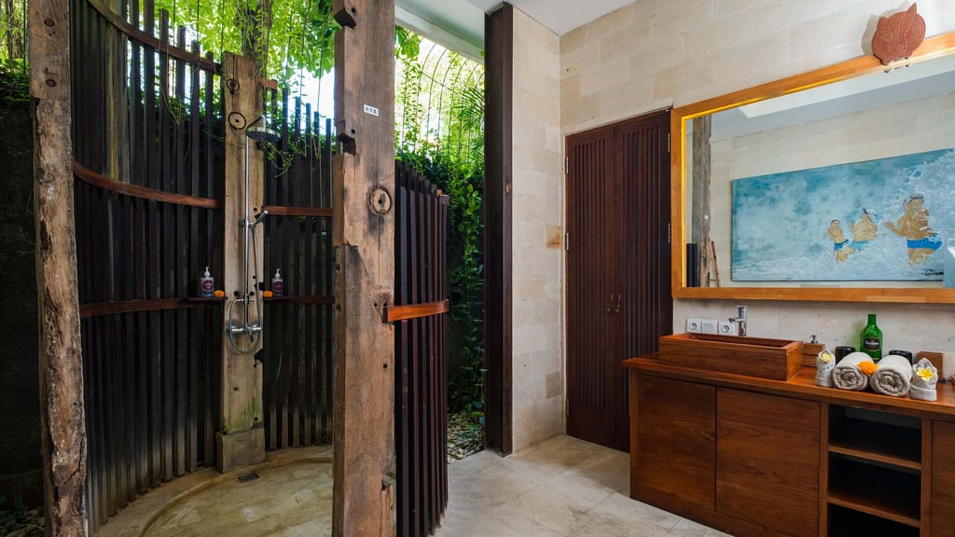 5 Star NicoNico Mansion – Eclectic Seminyak Mansion