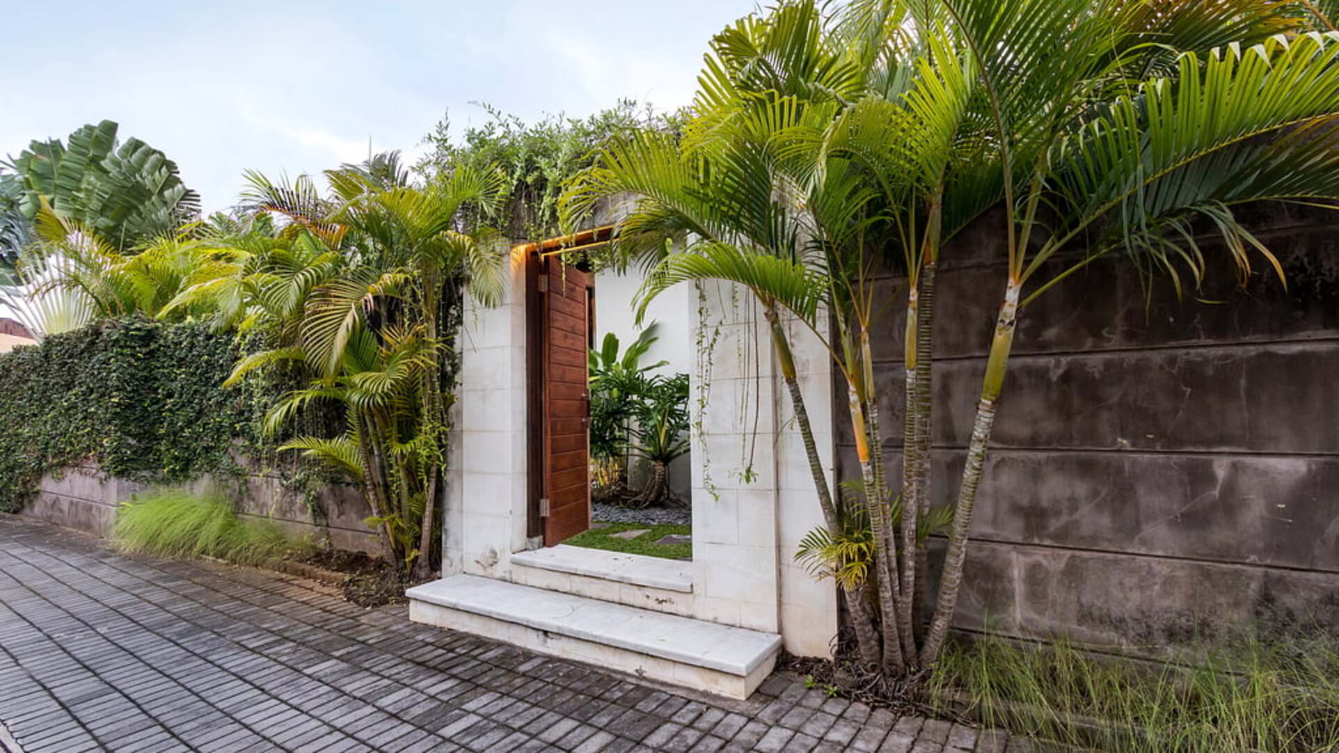 5 Star Alarte Estate – Elegant Seminyak Escape