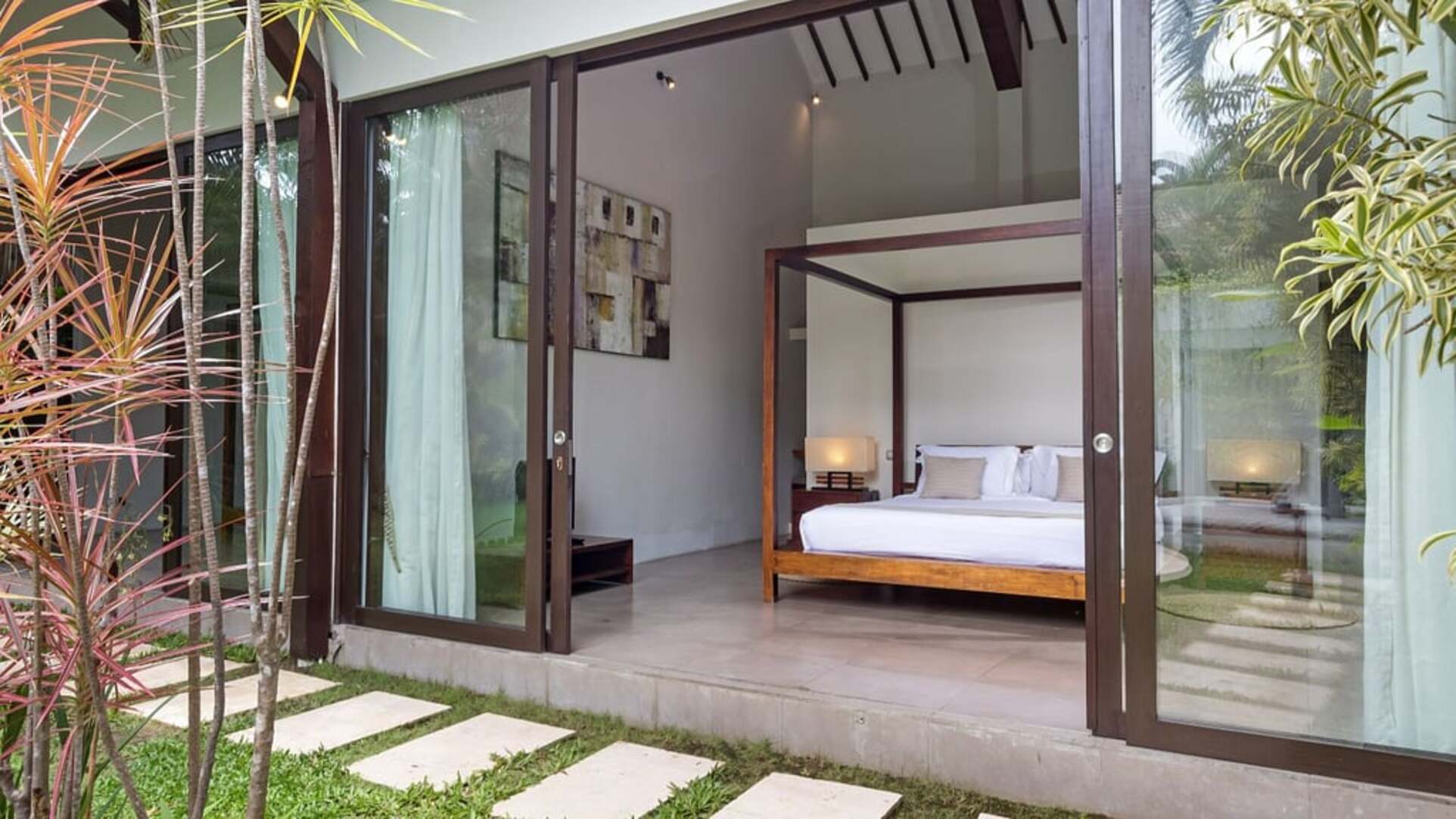 5 Star Alice Estate – Serene Seminyak Estate