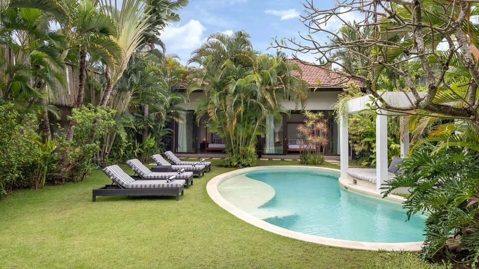 5 Star Alice Estate – Serene Seminyak Estate