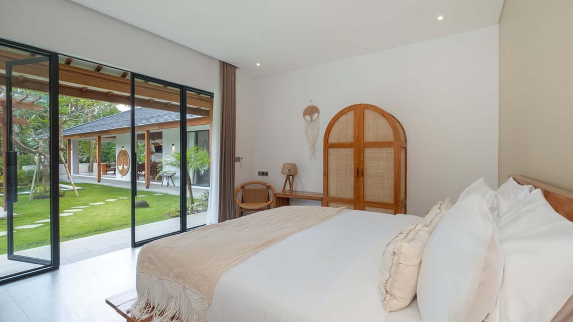 5 Star Villa Suka Sawah – Ricefield Serenity