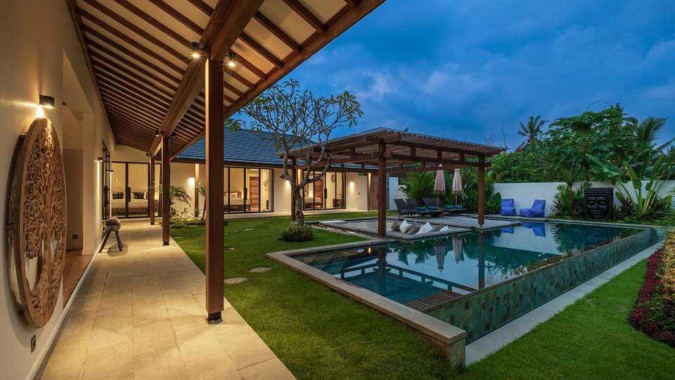 5 Star Villa Suka Sawah – Ricefield Serenity