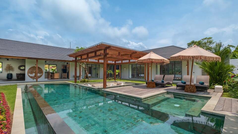 5 Star Villa Suka Sawah – Ricefield Serenity