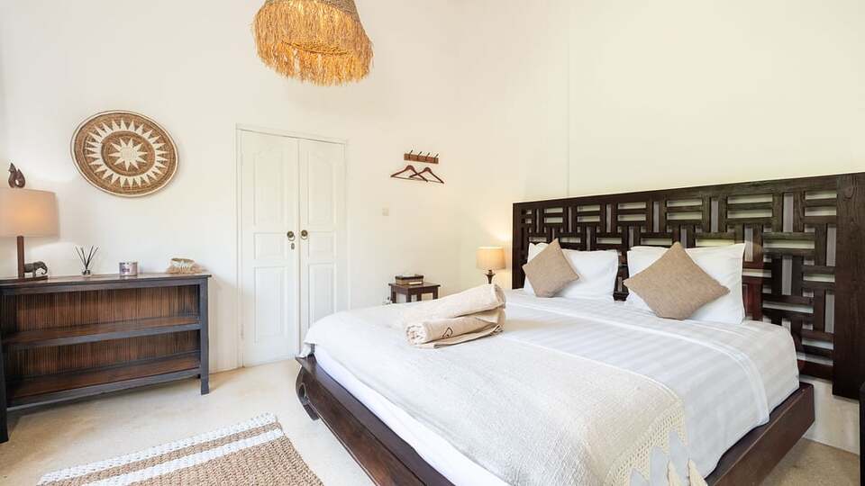 5 Star Villa Mogi – Serene Garden Escape