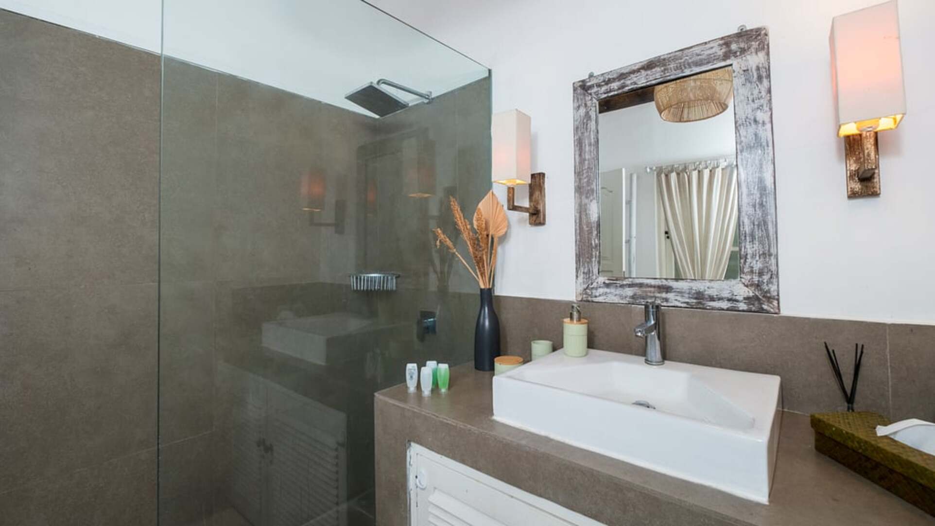 5 Star Villa Mogi – Serene Garden Escape