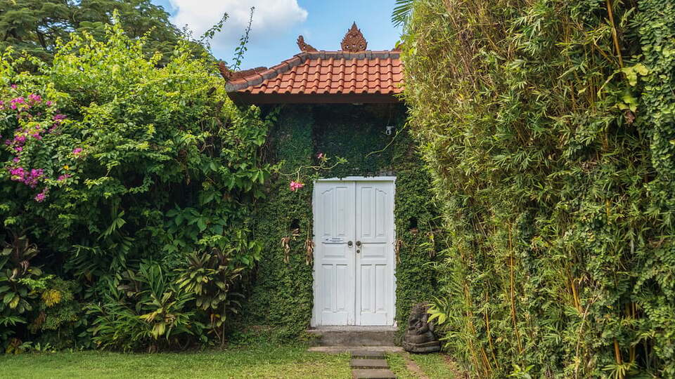 5 Star Villa Mogi – Serene Garden Escape