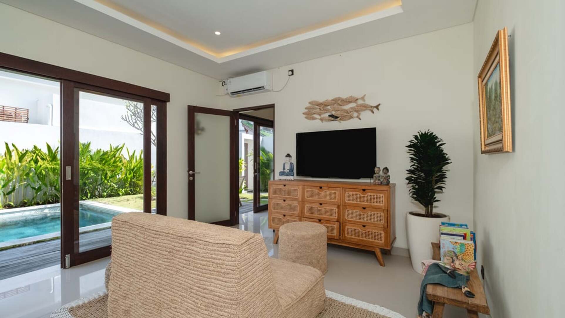 5 Star Villa Lange 3 - Modern Balinese Elegance