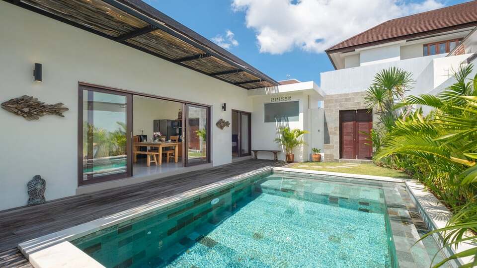 5 Star Villa Lange 3 - Modern Balinese Elegance
